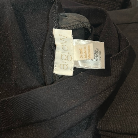 A:glow black maternity pants - Picture 3 of 6